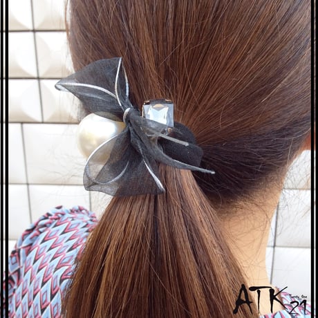 パール ビジュー リボン ヘアゴム  大人可愛い フェミニン ヘアポニー 髪留め 簡単ヘアアレンジ レディース ヘアアクセサリー：HG190502