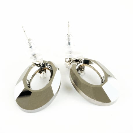 オーバル スワロフスキー SWAROVSKI ヘリオス ピアス オーロラ ブラック 大人コーデ レディース アクセサリー✧ラッピング無料BOX付✧：PSW1303001
