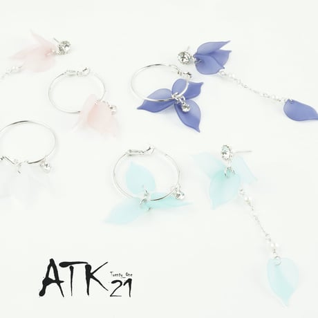 花びら フラワーモチーフ ピアス アシンメトリーピアス スタッドピアス セミマット 透ける リーフ レディース アクセサリー：PAS180301