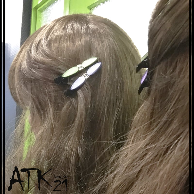 リボン ラメ入り アクリルストーン ヘアクリップ ダッカールクリップ