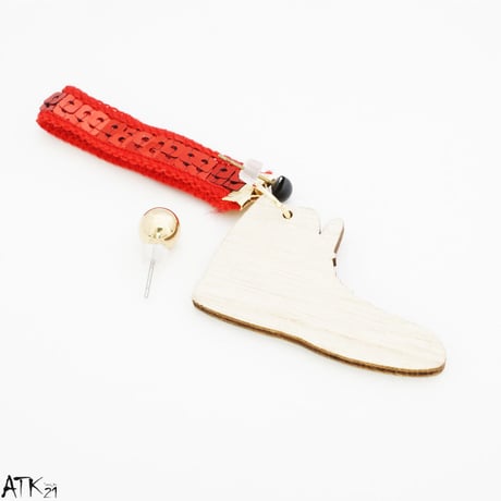 スニーカー ウッド コンバース風 アシンメトリー ピアス ストリート メンズ レディース ユニセックス アクセサリー：AP171101