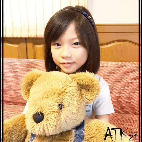 キラキラ ダブルリボン カチューシャ ヘッドアクセ ヘアアクセサリー フォーマル カジュアル 普段使い 女の子 子供 キッズ おしゃれ かわいい ヘアアクセサリー：HKK181201
