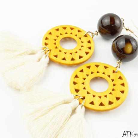 ウッドサークルモチーフピアス  フリンジ ウッド ピアス エスニック ボヘミアン  レディース アクセサリー：PHL170801