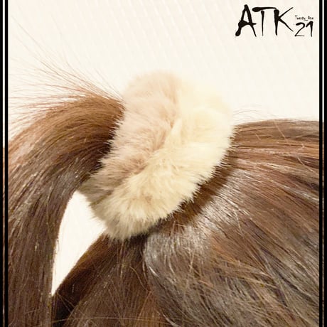 ツートンカラー フェイクファー シュシュ ヘアゴム 簡単ヘアアレンジ ヘアポニー ハーフアップ まとめ髪 髪留め レディース ヘアアクセサリー