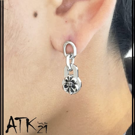 片耳用（1個売り）ユリモチーフ 16G 揺れる ステンレスピアス Surgical Steel 316L 軟骨ピアス ボディピアス メンズ レディース ユニセックス アクセサリー:MPS171005
