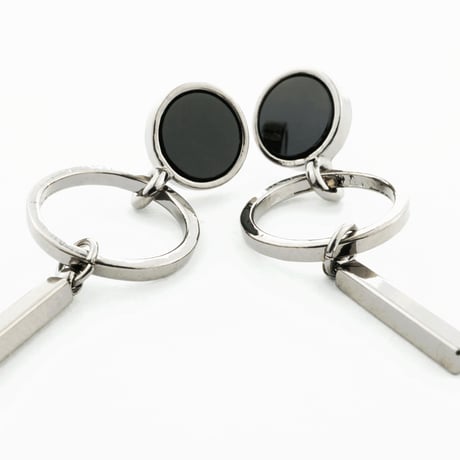 Blackサークル オープンサークル バー アシンメトリー ピアス シンプル レディース アクセサリー：PA170202