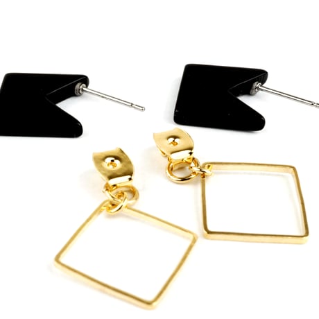 べっ甲モチーフ×ブラック スクエア スウィング ゴールド バックキャッチピアス おしゃれ カラーピアス レディース アクセサリー
