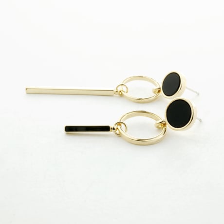 Blackサークル オープンサークル バー アシンメトリー ピアス シンプル レディース アクセサリー：PA170202