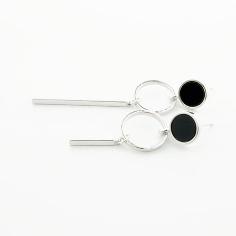 Blackサークル オープンサークル バー アシンメトリー ピアス シンプル レディース アクセサリー：PA170202