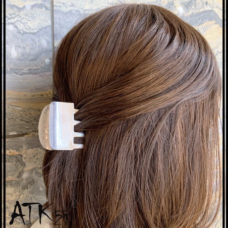 メタルフレーム バンスクリップ マット シルバー  シンプル 上品 へアクリップ 髪留め 大人アクセ レディース ヘアアクセサリー：HBL190906