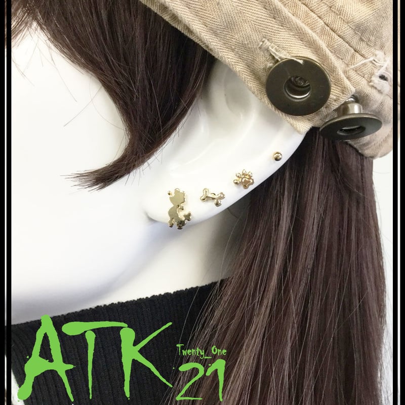 4個セット）プードル 犬 足跡 肉球 骨 ボーン bone セットピアス
