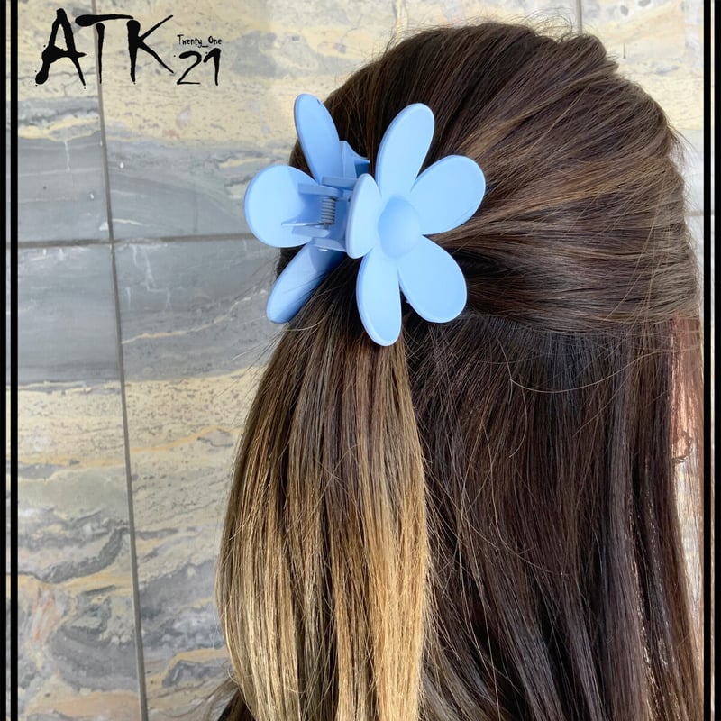 ブラック花びら型ヘアクリップ 2サイズ ブラック花びら型ヘアクリップ 2サイズ