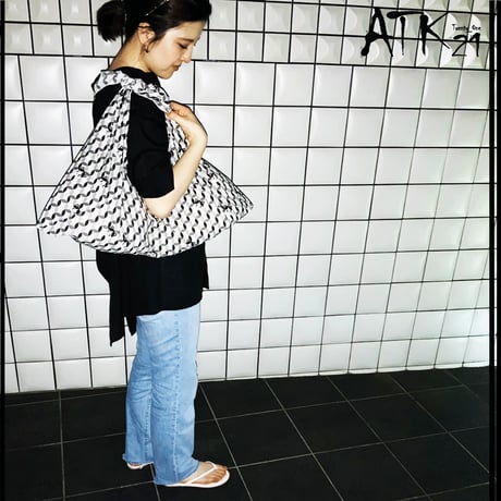 猫 ねこ 大判サイズ あずま袋 手ぬぐい 手作り ハンドメイド エコバック お弁当袋 ちょこっとお出かけ ご近所コーデ 浴衣 レディース おしゃれ 雑貨：AB200802