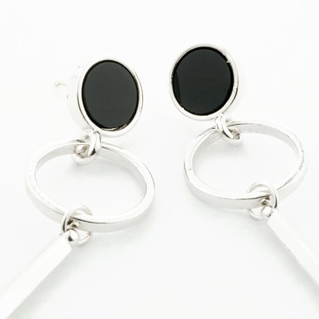 Blackサークル オープンサークル バー アシンメトリー ピアス シンプル レディース アクセサリー：PA170202