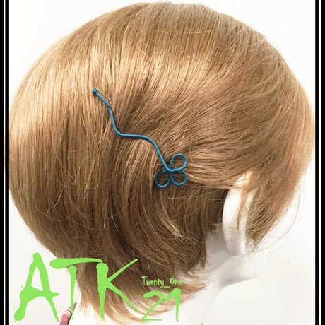 クローバー フラワー 花 モチーフ 変形型 マットカラー ヘアピン ヘアクリップ 髪どめ 前髪 キッズ レディース ヘアアクセサリー：HA170802