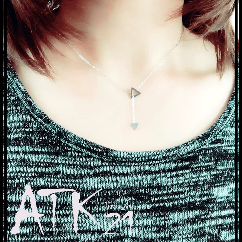 【美品】Hysteric ネックレス トライアングル型　41cm シルバー 美品】Hysteric ネックレス トライアングル型 41cm シルバー