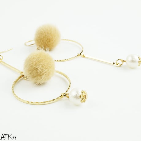 秋冬 ファー フープ  ピアス サークル コットンパール アシンメトリー フックピアス レディース アクセサリー：PHL171001
