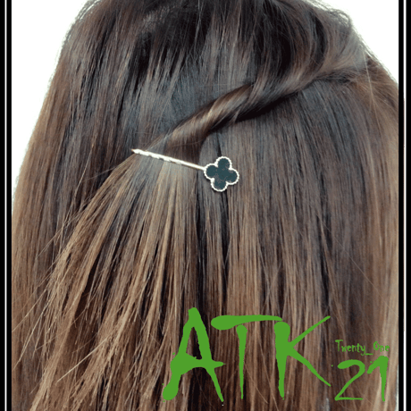 クローバー 🍀 モチーフ シェル ヘアピン シンプル ブラック ホワイト ゴールド ヘアアクセサリー：HA161003