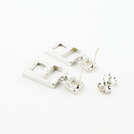 スクエア モノトーン シェル オニキス 揺れる スタッド ピアス オシャレ レディース 大人 アクセサリー：PKM170202
