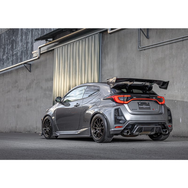 GRヤリス　未使用　カーボンボンネット　リザルトJapan エアロボンネット ハイブリットカーボン【GRYARIS GXPA16 MXPA12