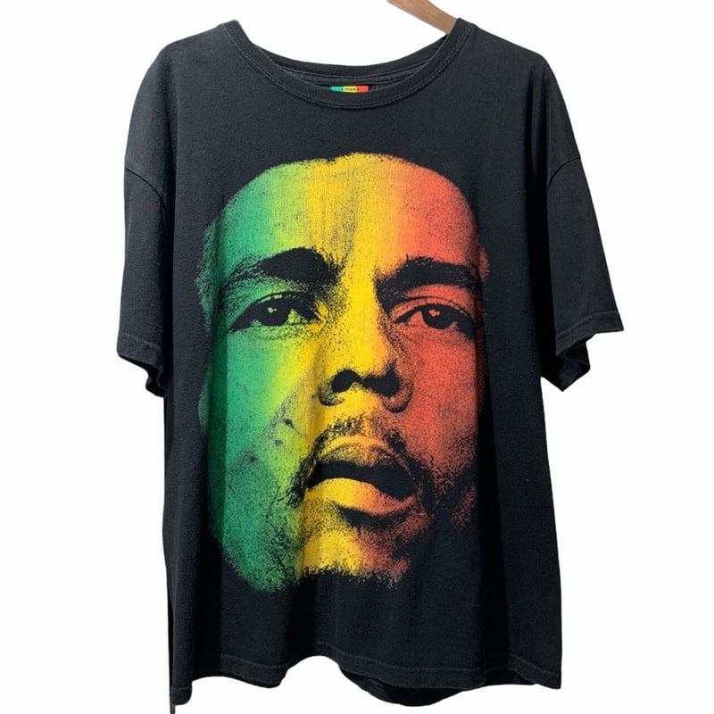 Bob Marley'' Big Size Tee Shirt】 size FREE 擦れたブラックのボディを背景に 煙草の赤 黄  緑のコントラ�