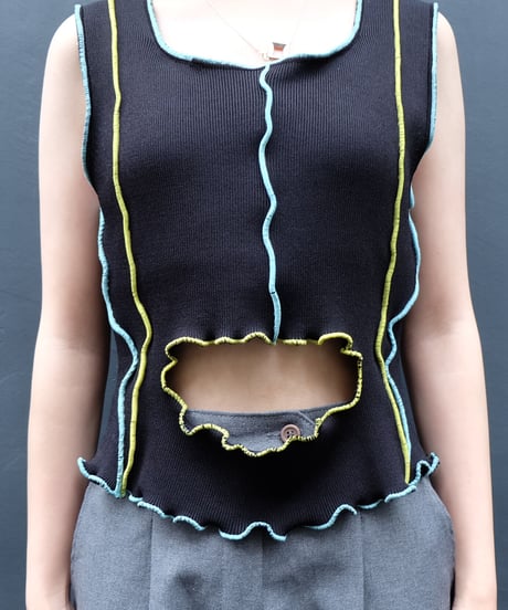Frill line Tops
