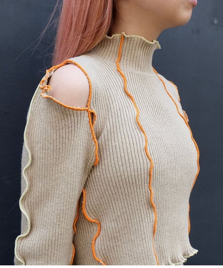 Frill Line Tops