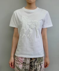 Labyrins Dont Cry Horse Tshirt Navy | Shury