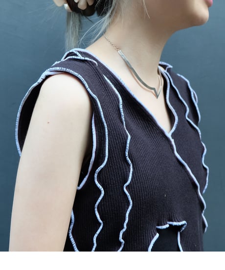 Frill Line Tops