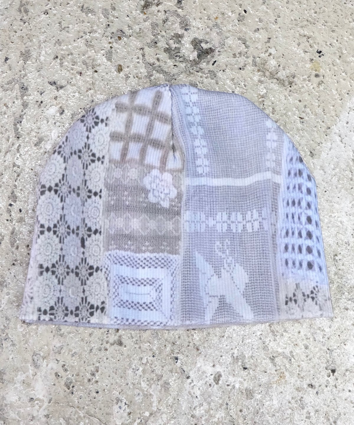 Labyrins Picture Beanie 8 | Shury
