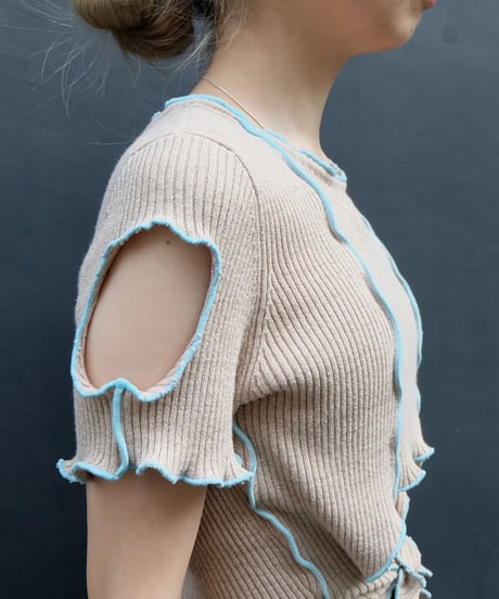 Frill Line Tops