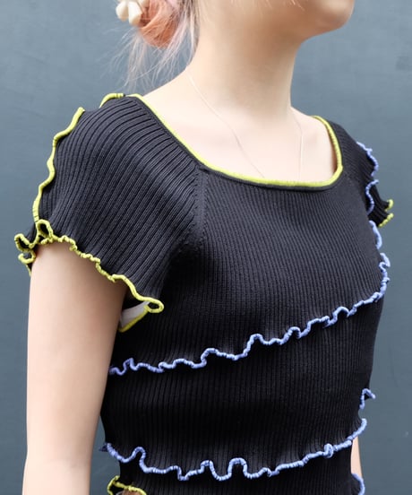 Frill Line Tops