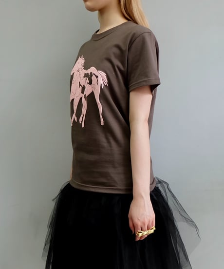 Labyrins  Dont Cry Horse Tshirt Pink