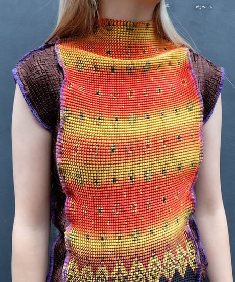 Frill Line Docking Tops