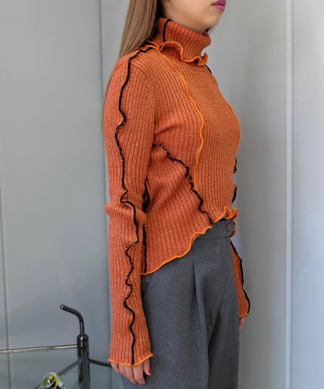 Frill Line Tops