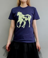 Labyrins Dont Cry Horse Tshirt Navy | Shury