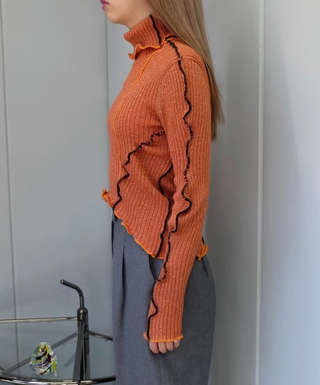 Frill Line Tops