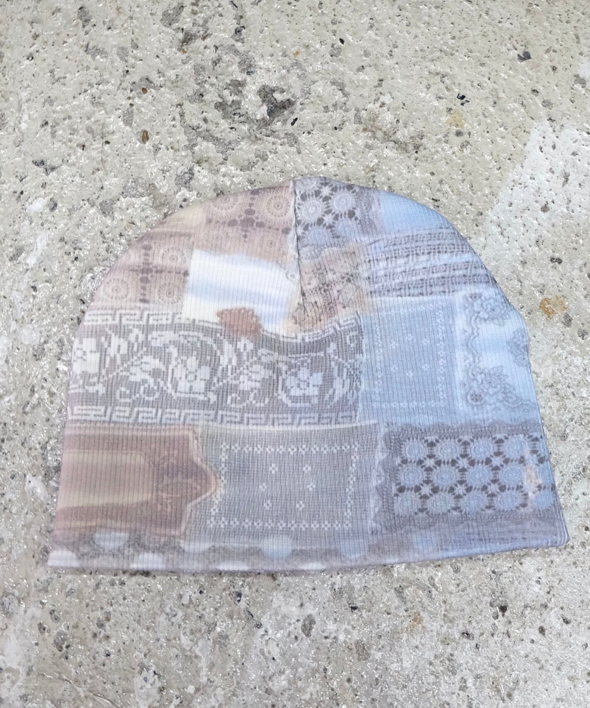 Labyrins Picture Beanie 8 | Shury