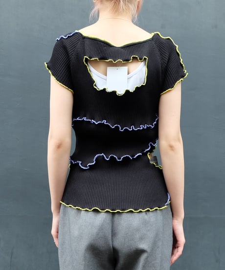 Frill Line Tops