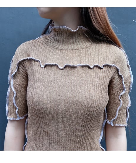 Frill line Tops