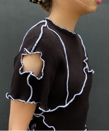 Frill Line Tops