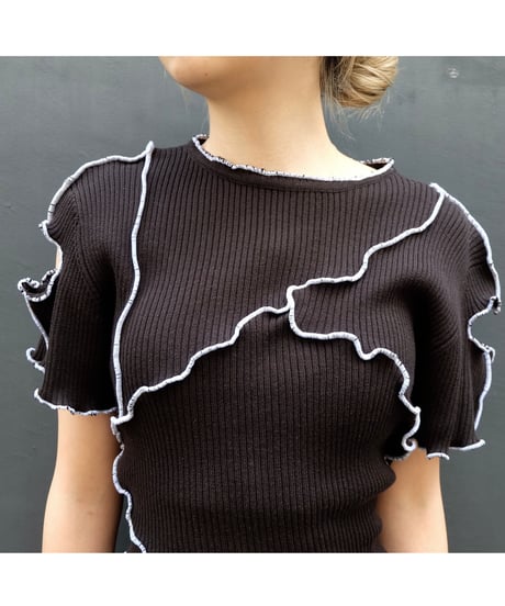 Frill Line Tops