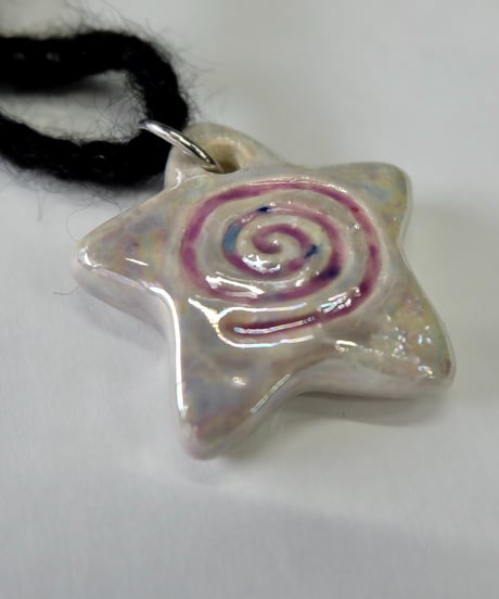 Labyrins x Sugascoop Ceramic necklace 1