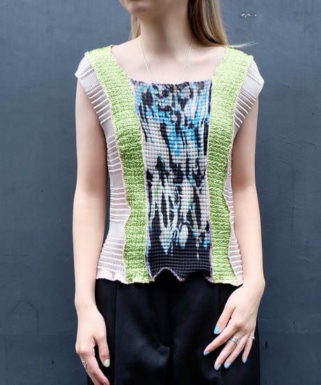 Frill Line Docking Tops