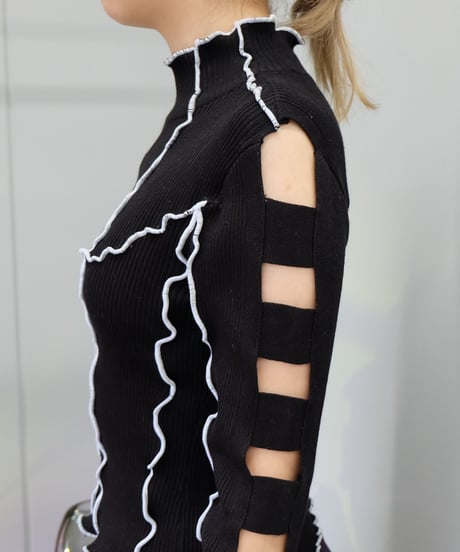 Frill Line Tops