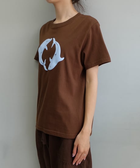 Labyrins  Two Dolphin Tshirt Brown