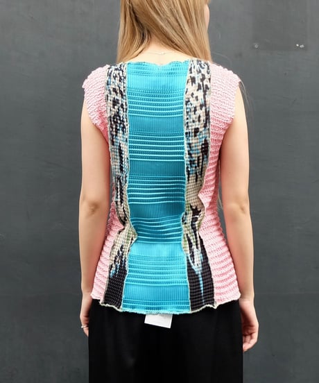 Frill Line Docking Tops