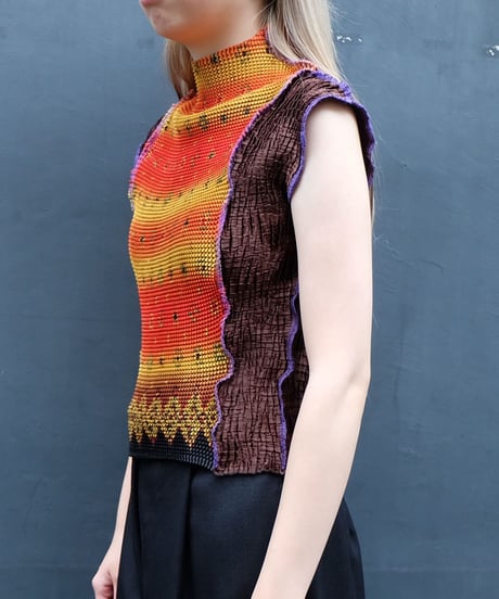 Frill Line Docking Tops