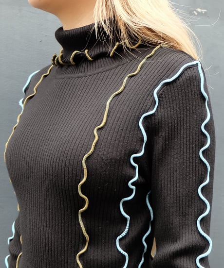 Frill Line Tops 1