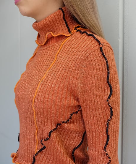 Frill Line Tops